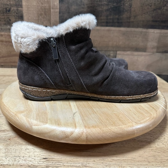 Earth Women’s Dark Brown Eric Side Zip Leather Upper Bootie Size 8.5W - Picture 5 of 8